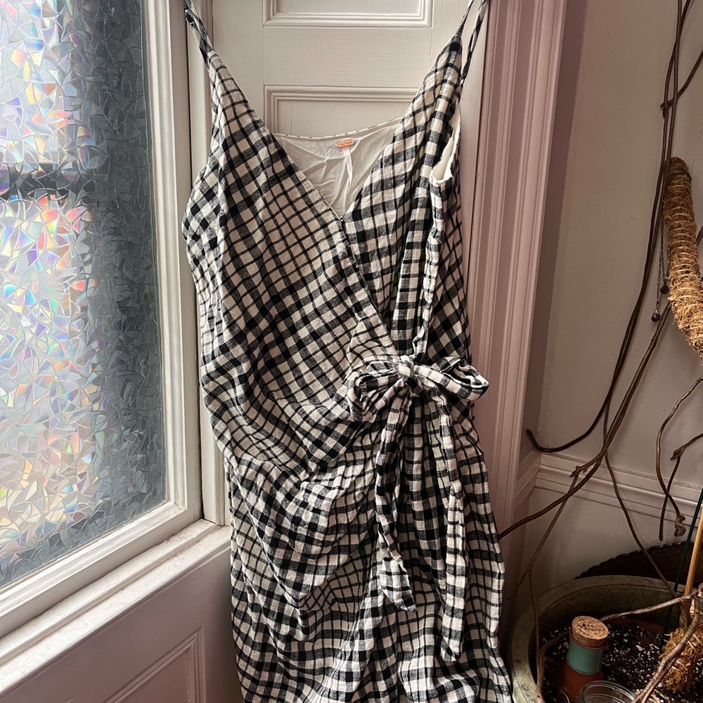 Black & White Gingham Wrap Midi Dress with Tie Waist FP